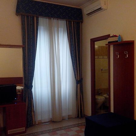 La Dea Di Roma Quarto foto