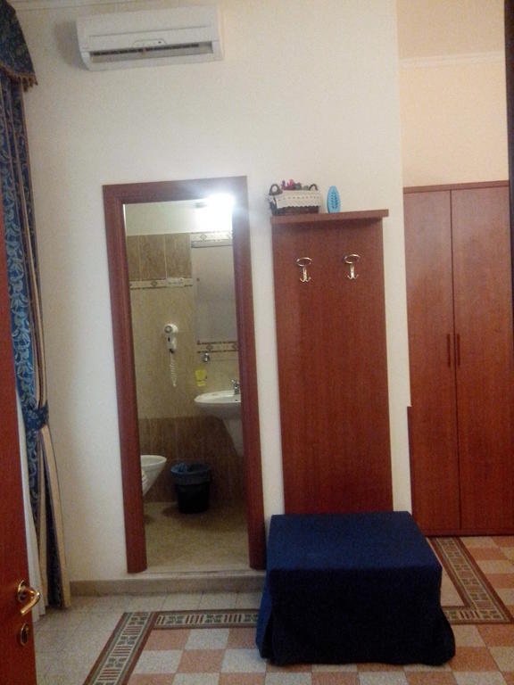 La Dea Di Roma Quarto foto